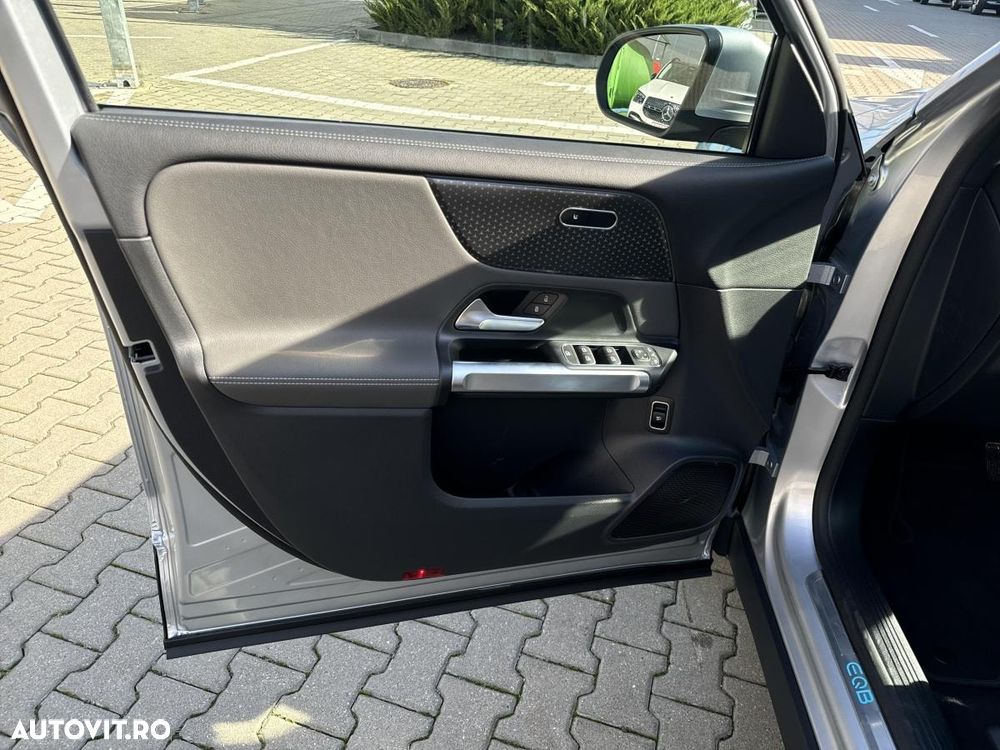 Mercedes-Benz EQB - 13