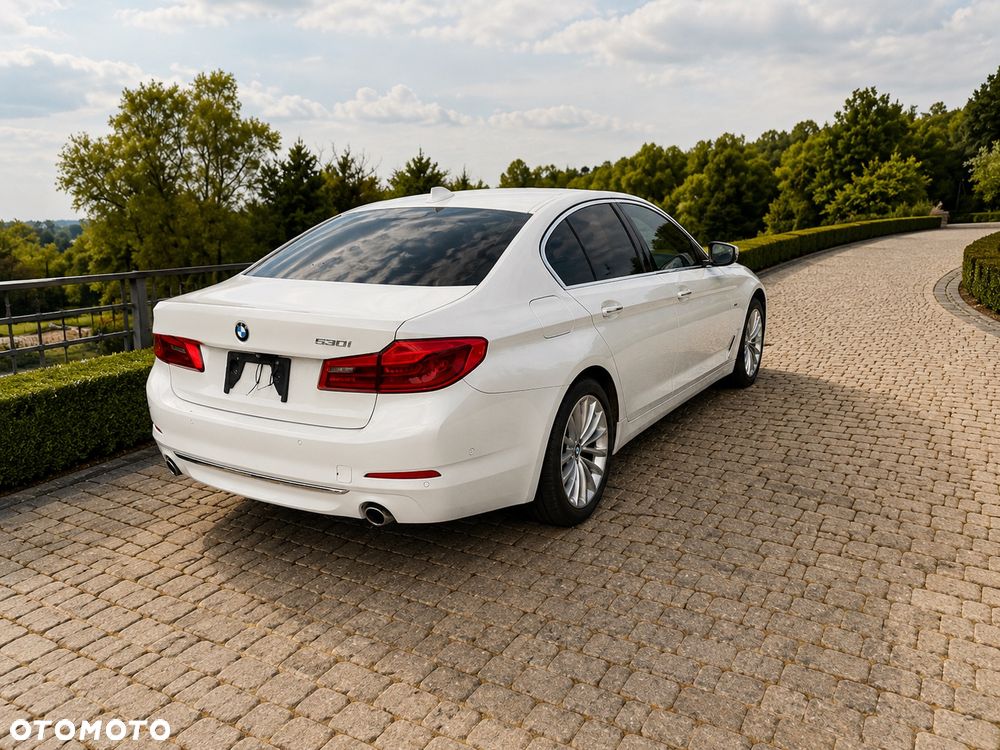 BMW Seria 5 530i Luxury Line sport - 4