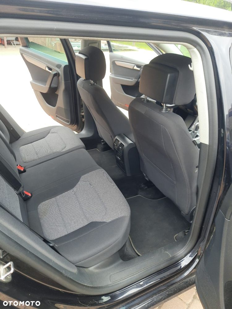 Volkswagen Passat - 9