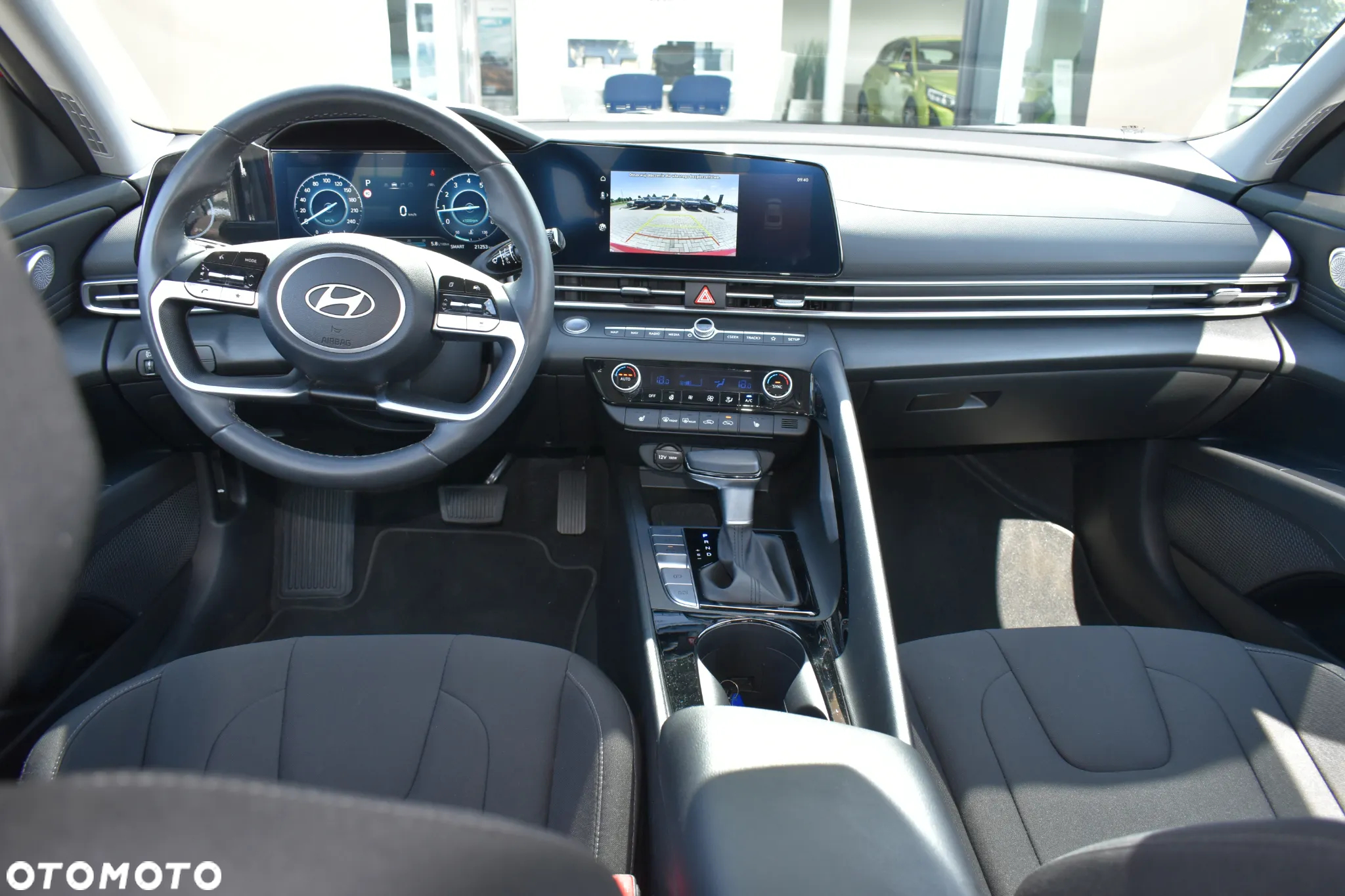 Hyundai Elantra 1.6 Executive CVT - 11