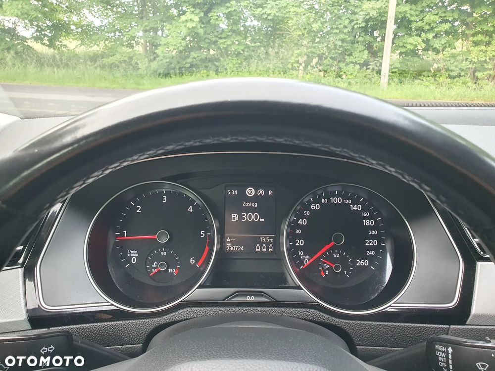 Volkswagen Passat 2.0 TDI SCR DSG Business - 12