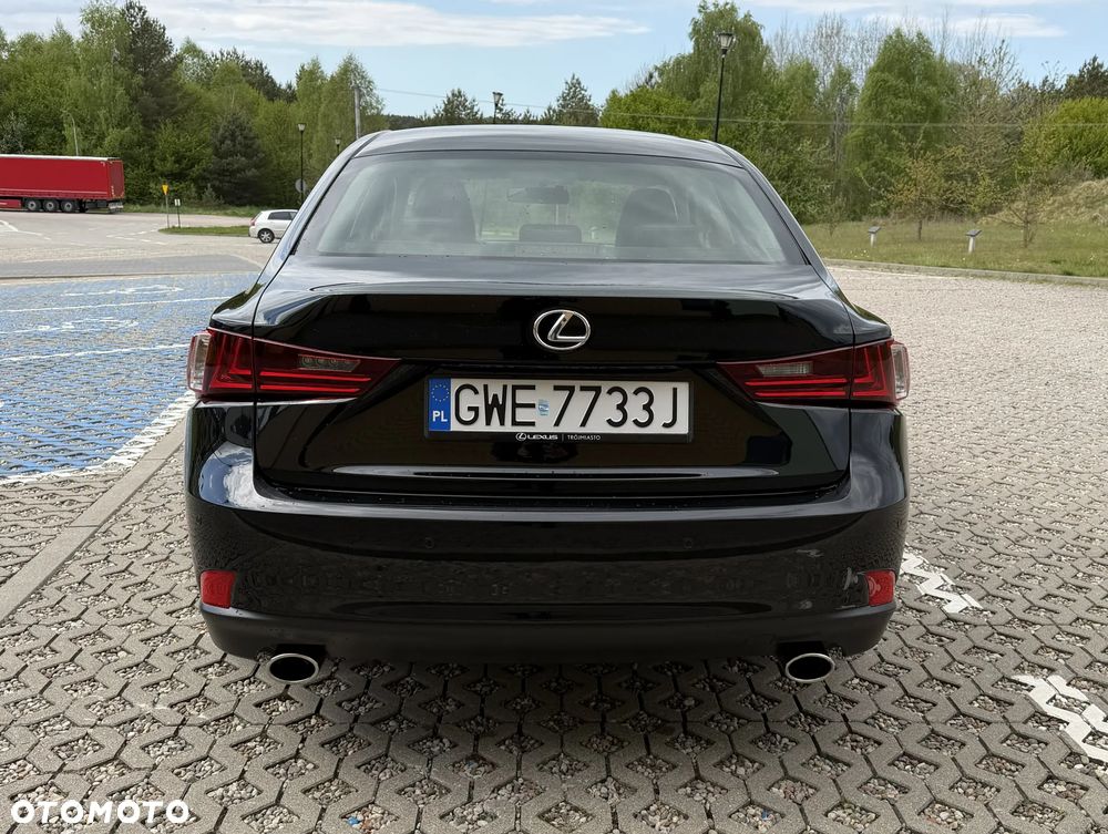 Lexus IS - 4