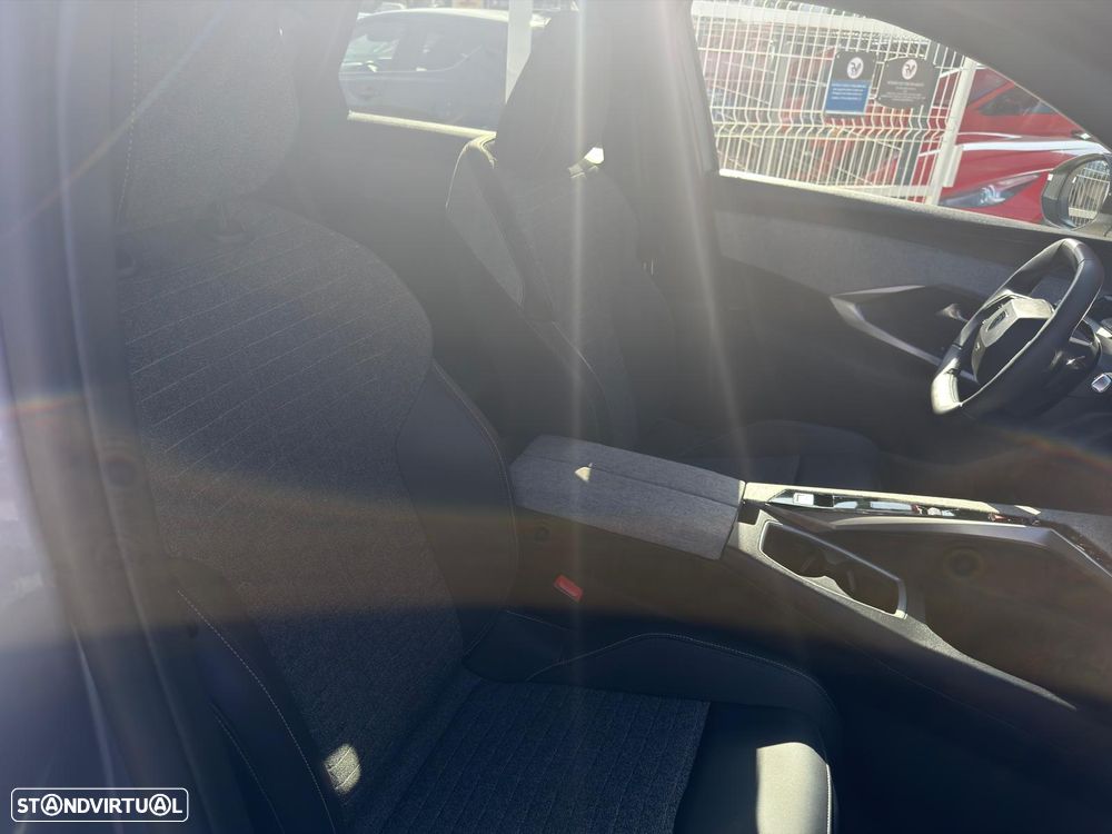 Peugeot 3008 Hybrid 145 e-DSC6 Allure - 33