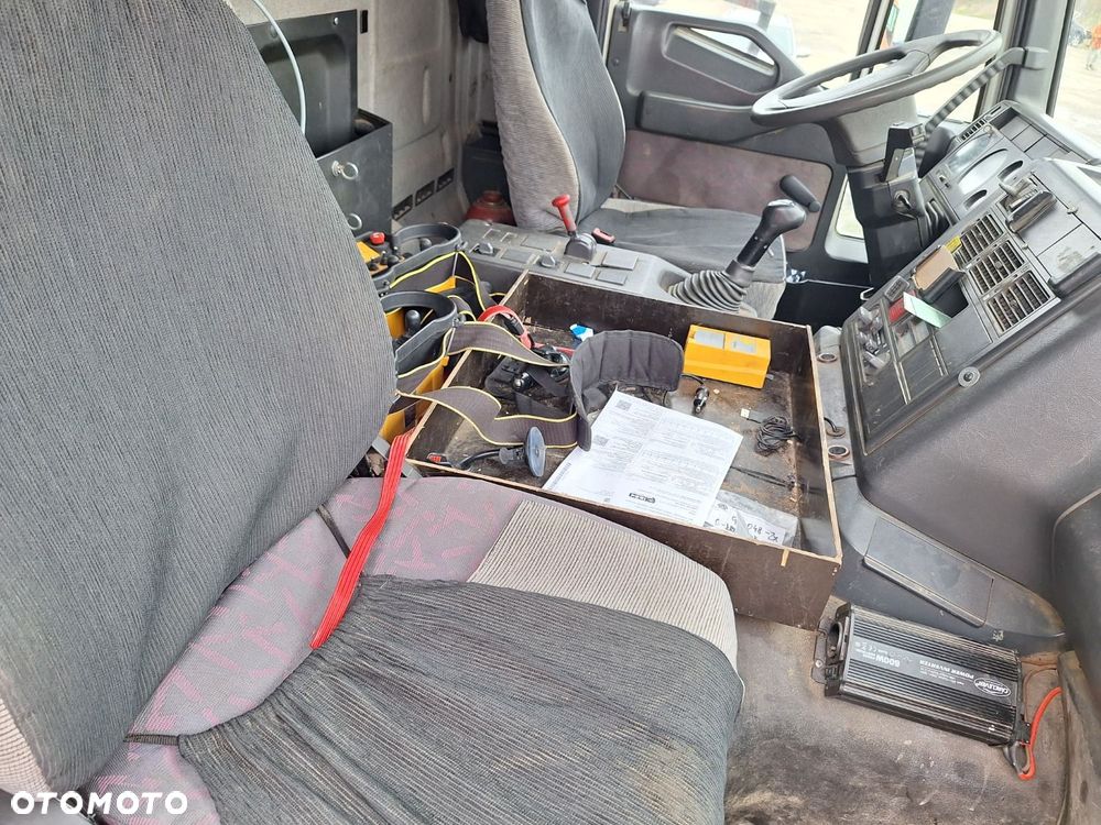 Iveco Eurotrakker 260E38 6X4 + Cifa 32 - 32