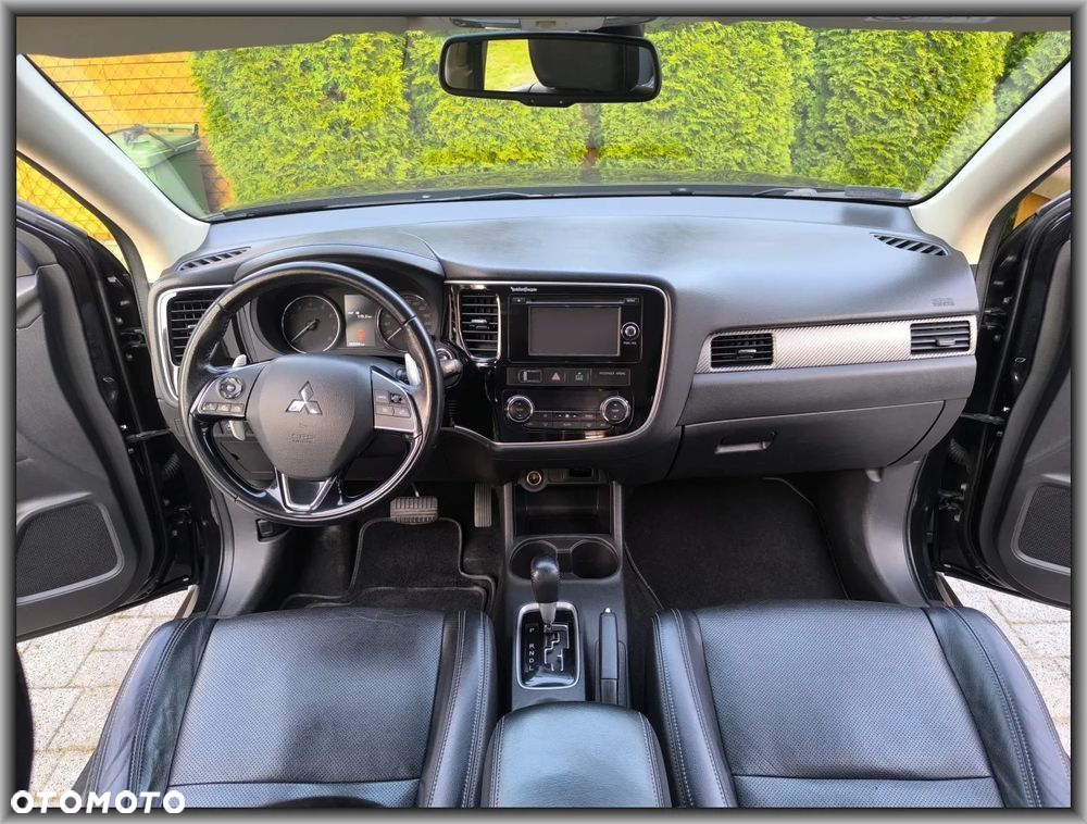 Mitsubishi Outlander 2.0 Intense + 4WD CVT - 13