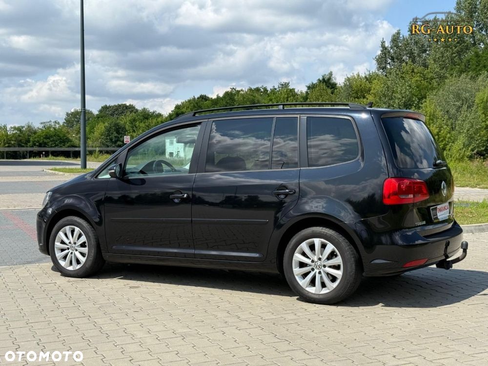 Volkswagen Touran - 11