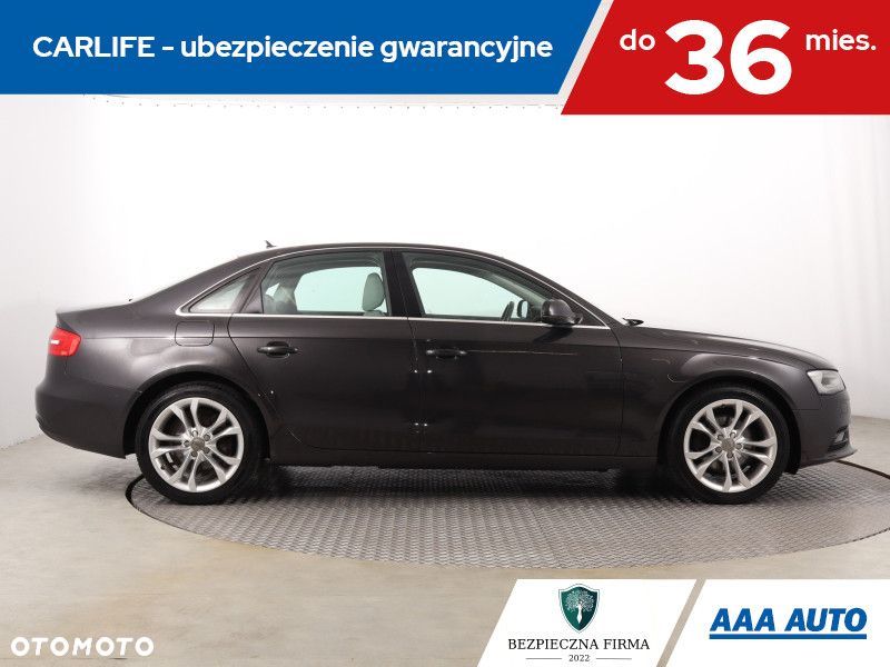 Audi A4 Limousine - 8