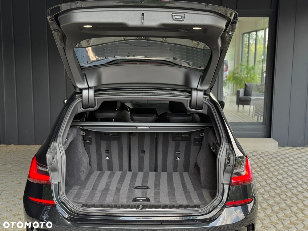 BMW Seria 3 320d xDrive mHEV M Sport - 28