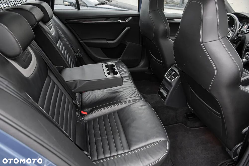 Skoda Octavia 2.0 TDI (Green tec) 4x4 DSG RS - 20