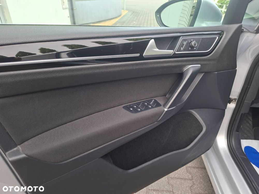 Volkswagen Golf Sportsvan SV 1.6 TDI BMT Highline - 23