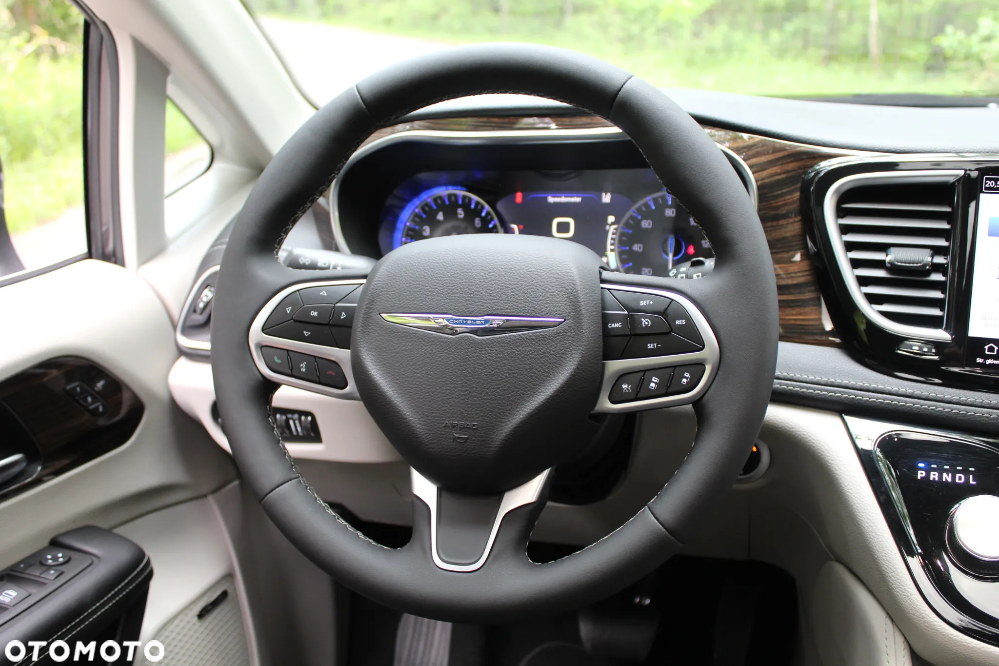 Chrysler Pacifica - 37