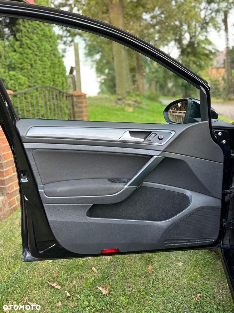 Volkswagen Golf - 8