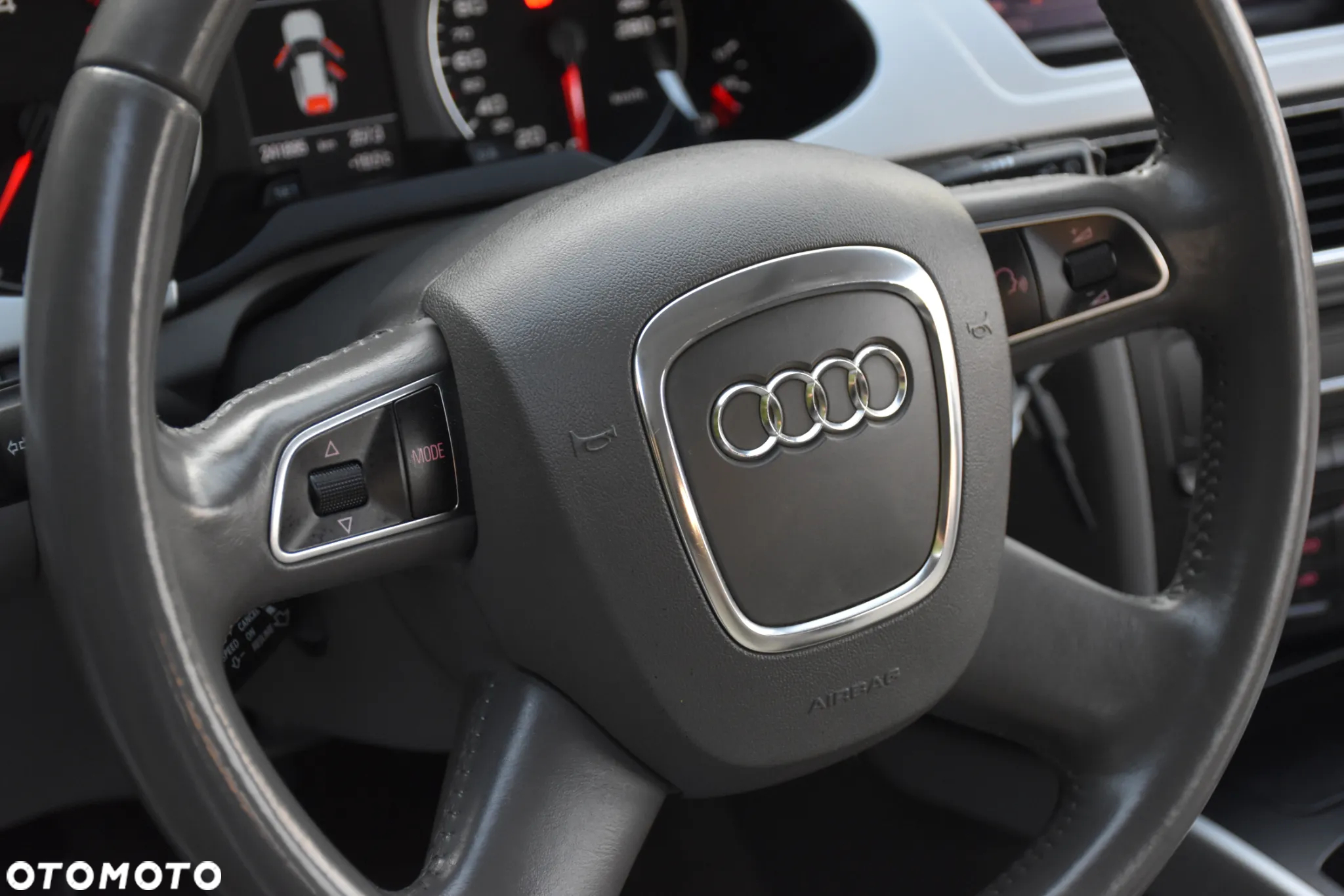 Audi A4 Avant 2.0 TDI DPF Ambiente - 17