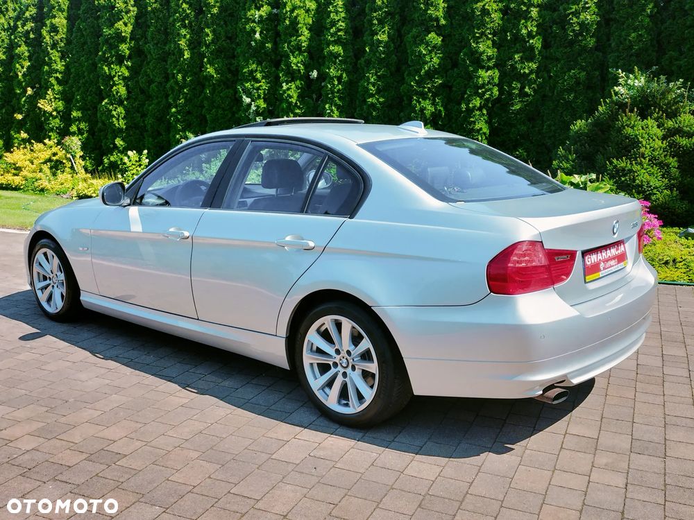 BMW Seria 3 318i Edition Exclusive - 8
