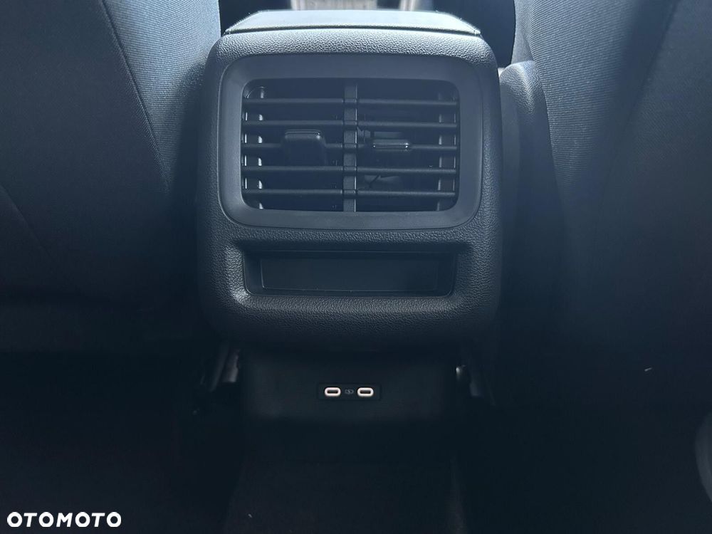 Volkswagen T-Roc - 26