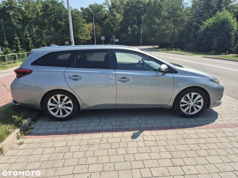 Toyota Auris Hybrid 135 Prestige - 10