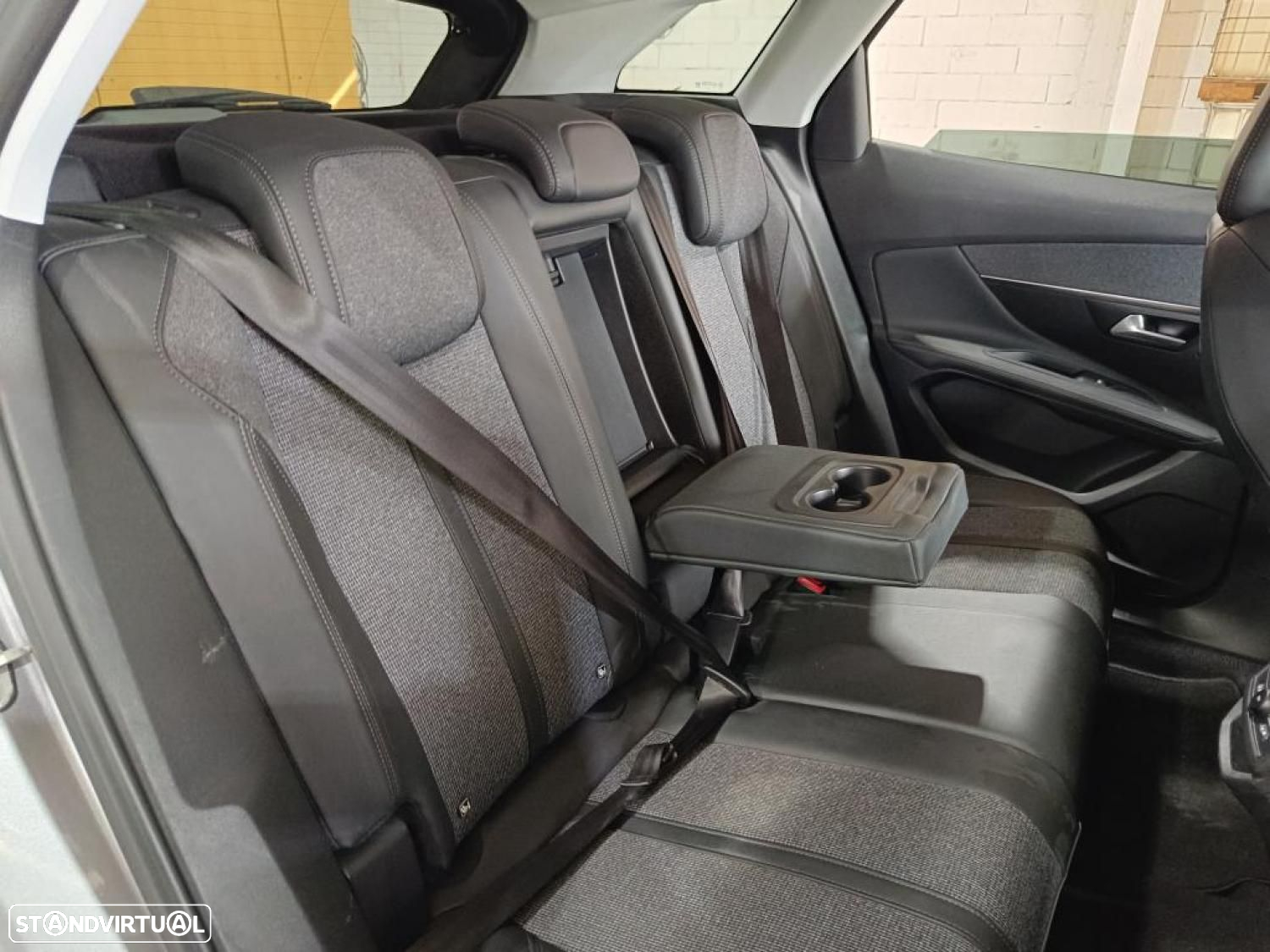 Peugeot 3008 1.6 Hybrid Allure e-EAT8 - 15