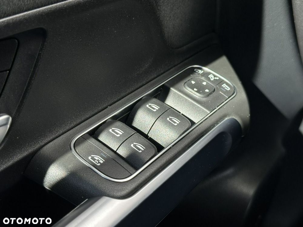 Mercedes-Benz GLB 220 d 4-Matic AMG Line 8G-DCT - 26