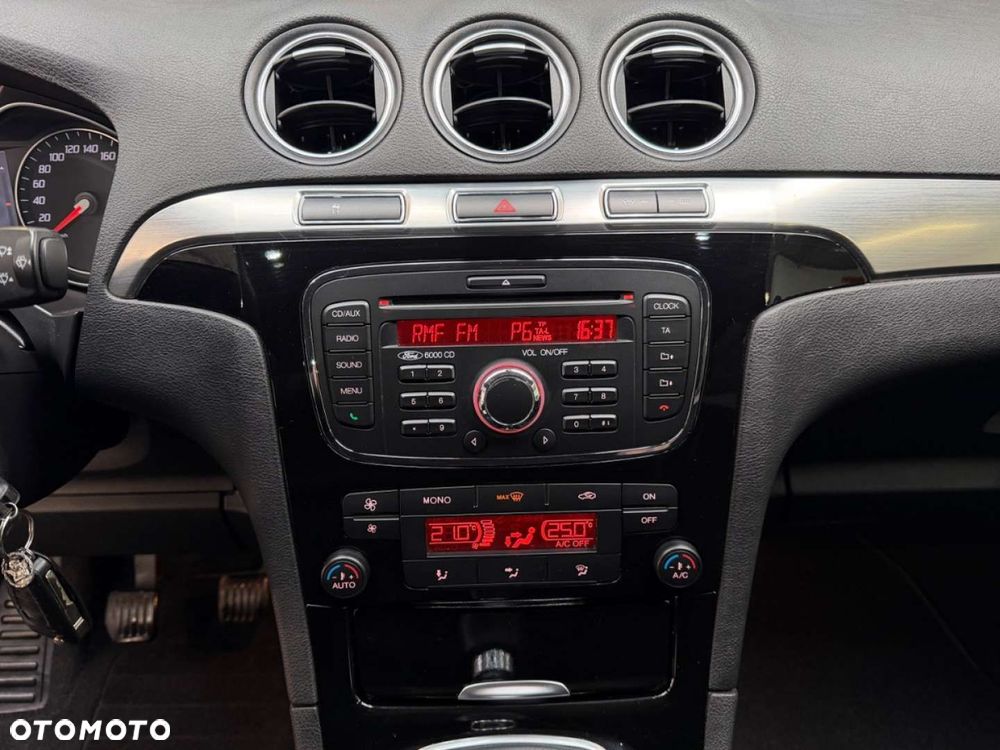 Ford S-Max - 24