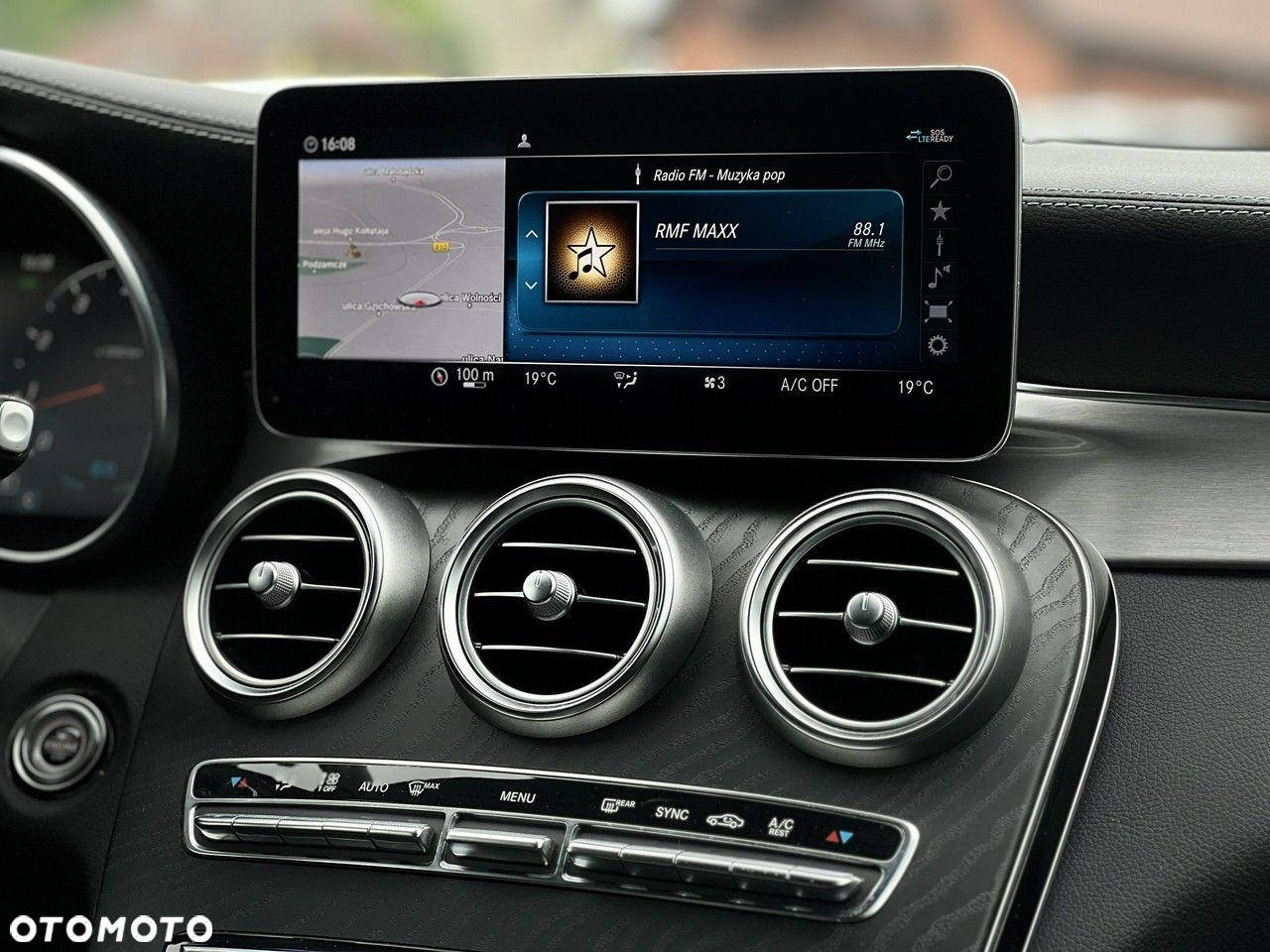 Mercedes-Benz Klasa C 300 T 9G-TRONIC Night Edition - 20