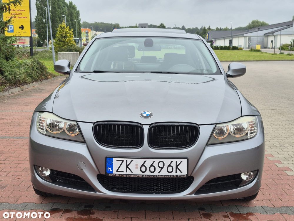 BMW Seria 3 318i - 4
