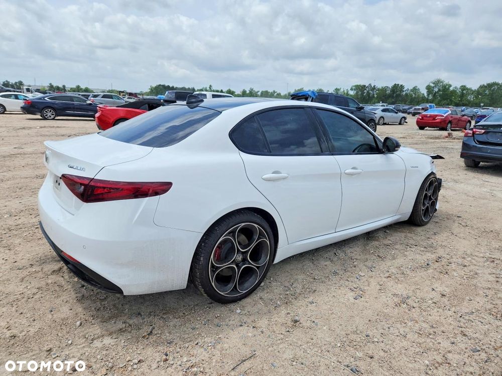 Alfa Romeo Giulia 2.0 Turbo 16V AT8 Veloce Ti - 6