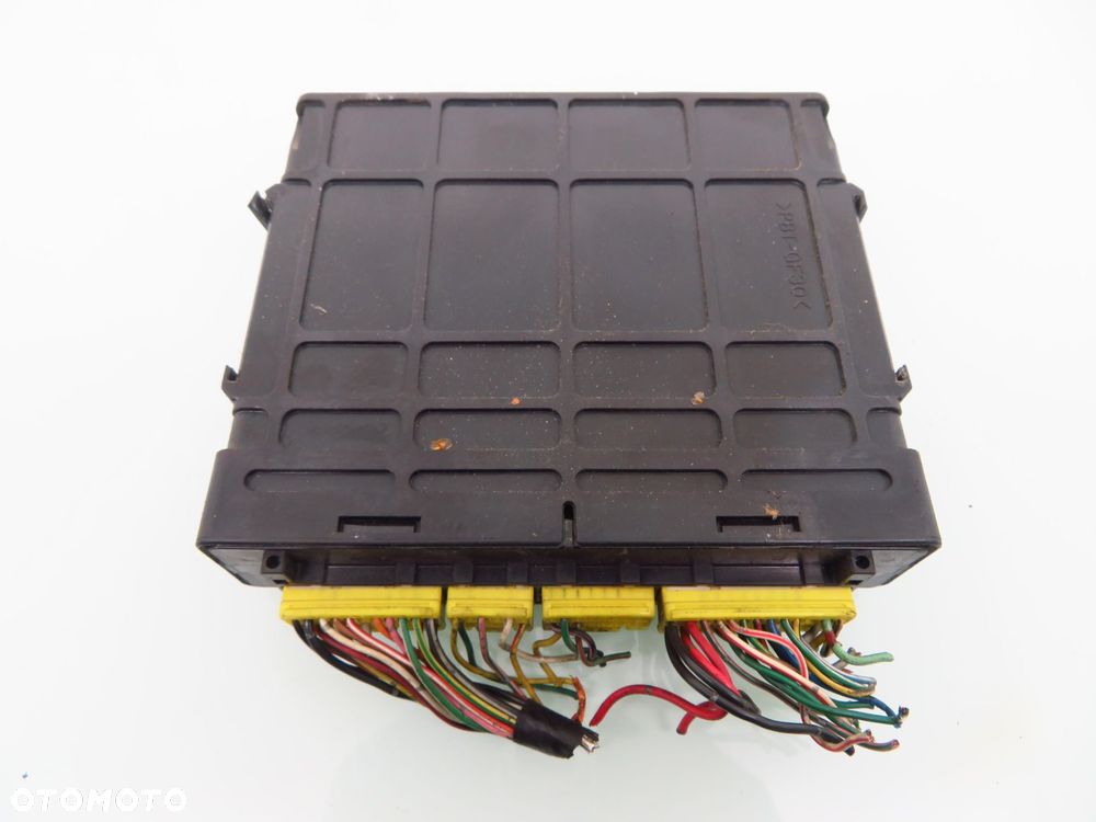 STEROWNIK MITSUBISHI CARISMA  1.6 MD361856 - 2