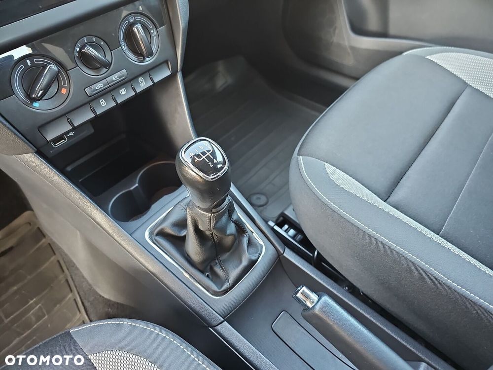 Skoda RAPID Spb 1.0 TSI Ambition - 21