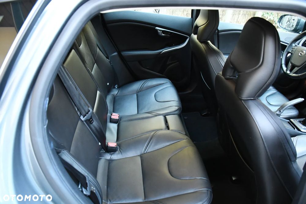 Volvo V40 D2 - 18