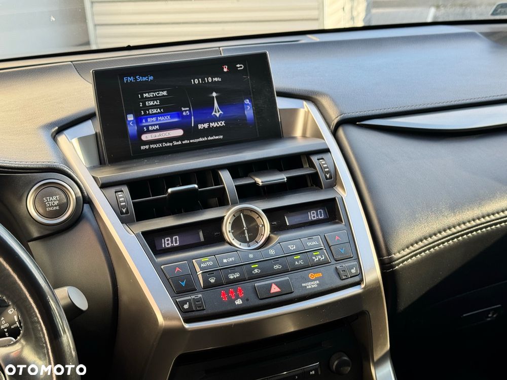 Lexus NX 200t Elite AWD - 31