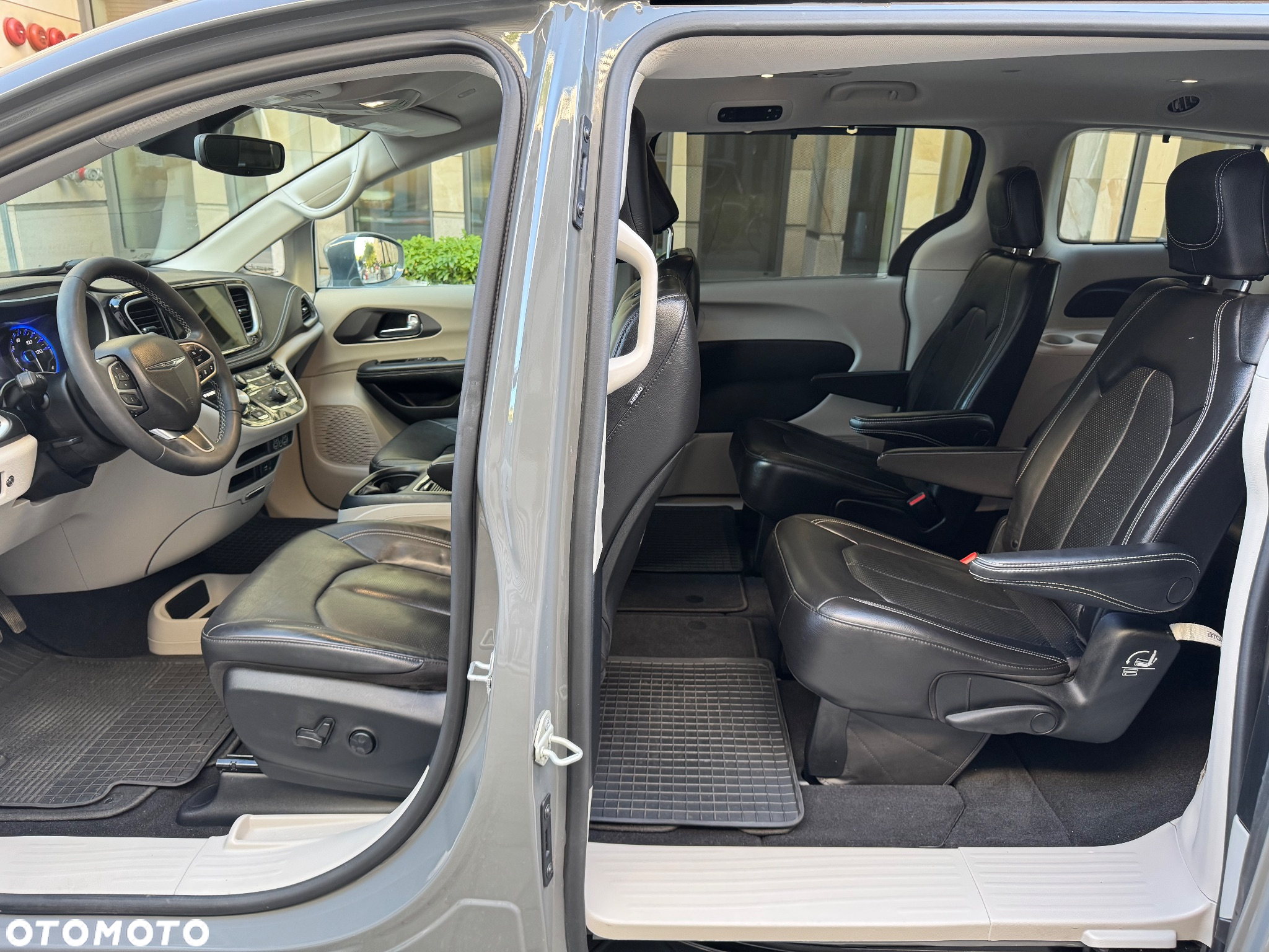 Chrysler Pacifica - 18