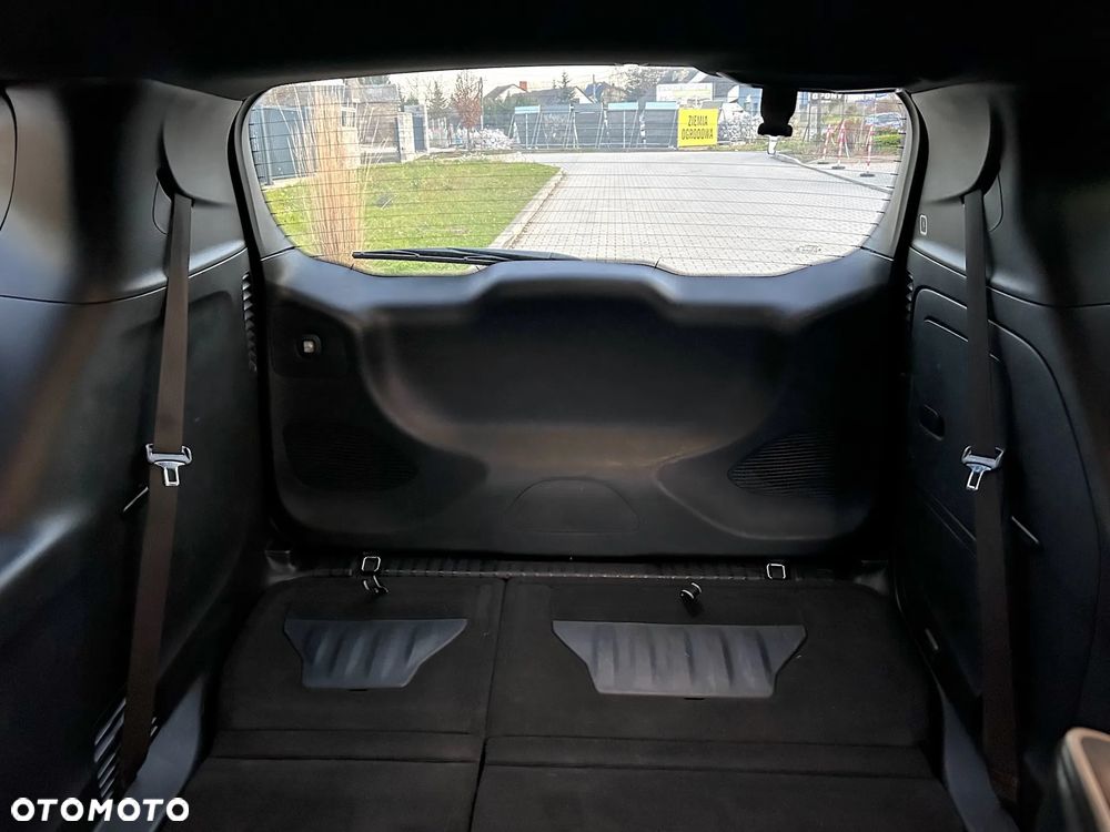 Chrysler Pacifica - 31