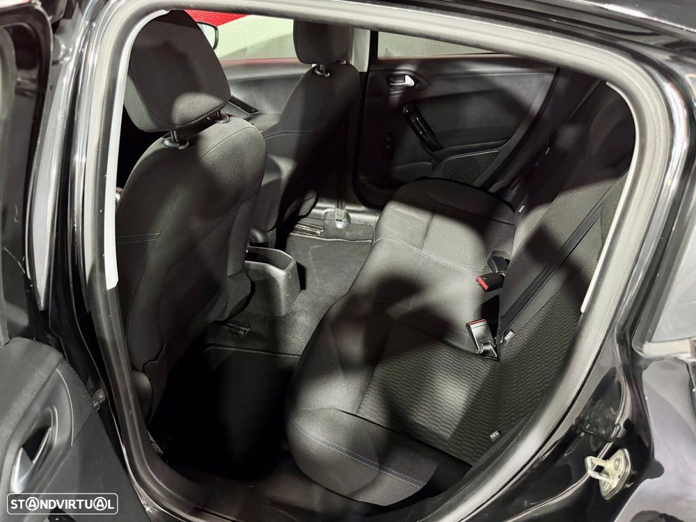 Peugeot 208 1.2 PureTech Style - 10