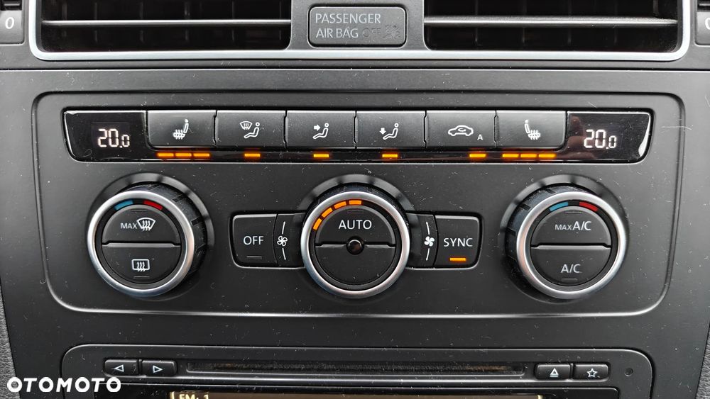 Volkswagen Touran 2.0 TDI Highline DSG - 30