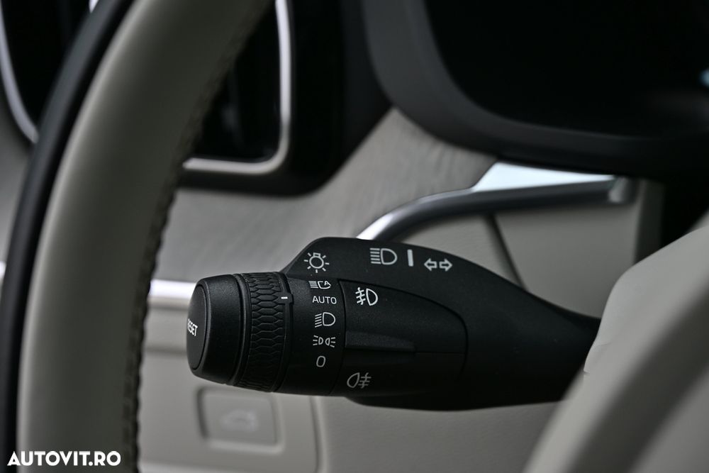 Volvo XC 60 D4 AWD Geartronic Inscription - 33