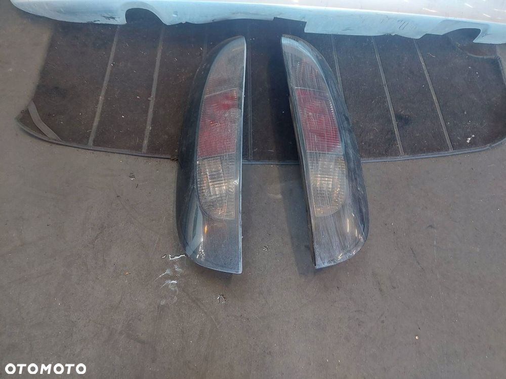KOMPLETNY TYŁ KLAPA BAGAŻNIKA ZDERZAK TYŁ LAMPY OPEL CORSA C Z157 - 2