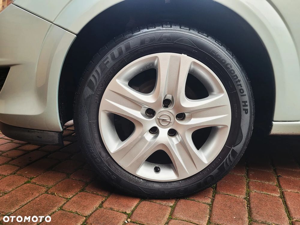 Opel Astra 1.6 Edition 111 Jahre - 10