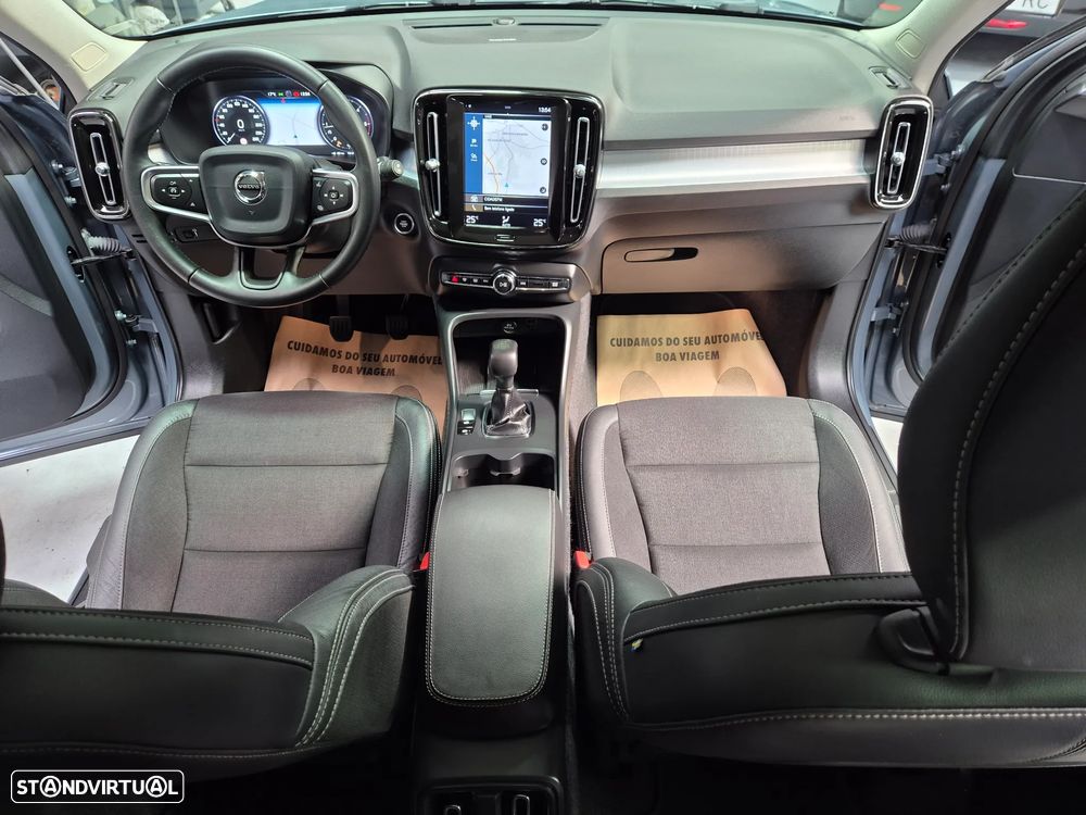 Volvo XC 40 2.0 D3 Momentum Plus - 4