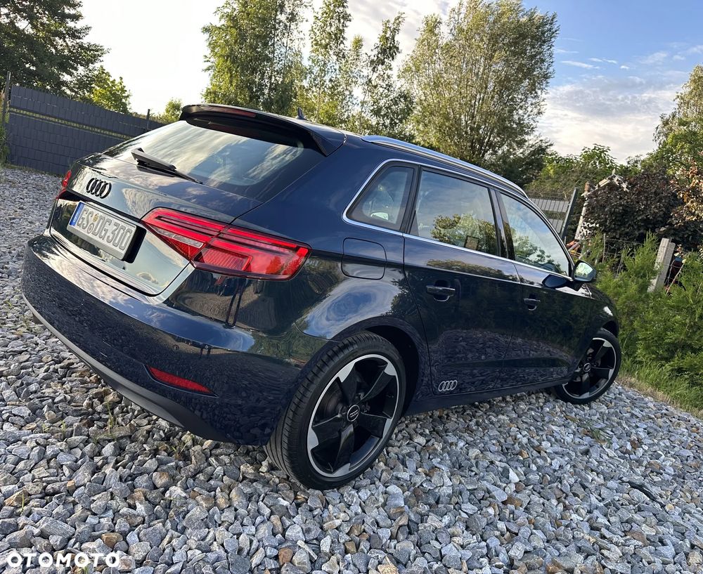 Audi A3 Sportback 2.0 TDI design - 4