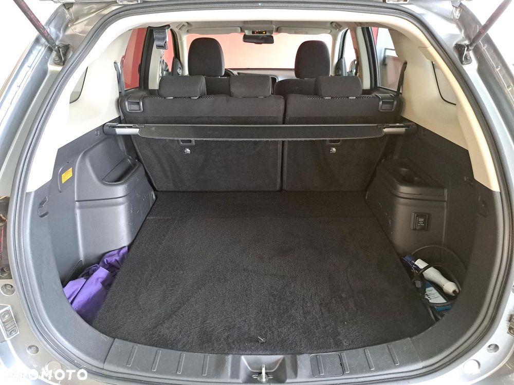 Mitsubishi Outlander - 13