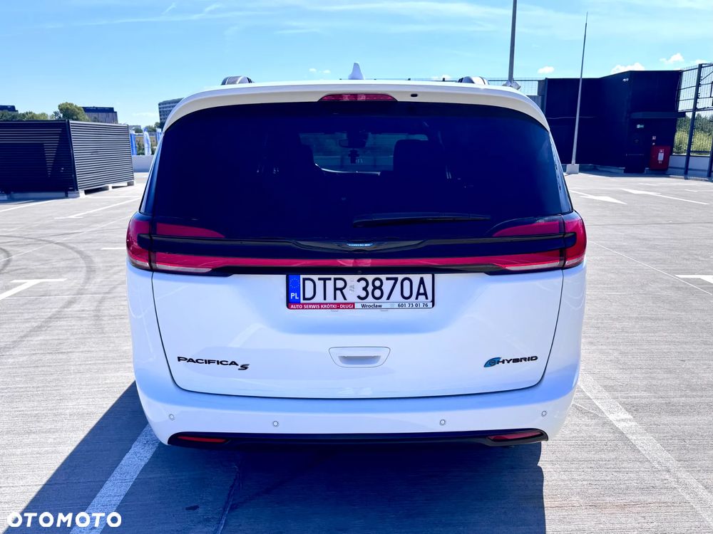 Chrysler Pacifica - 8