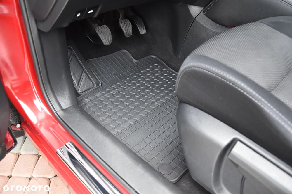 Nissan Qashqai 1.6 DIG-T N-Connecta - 34