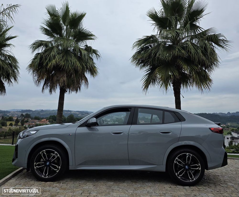 BMW iX2 eDrive20 Pack Desportivo M - 7