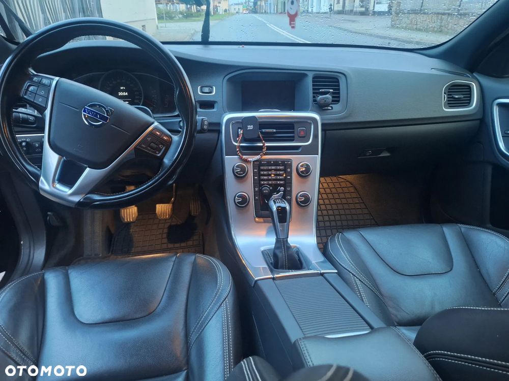 Volvo V60 T3 Drive-E Momentum - 12