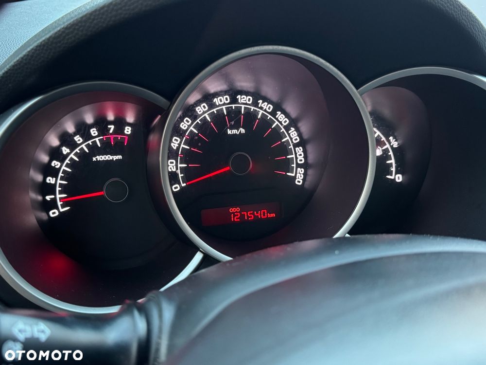 Kia Venga 1.6 L - 11
