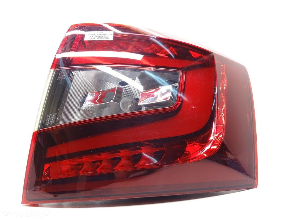 LAMPA PRAWY TYŁ W BŁOTNIK 5E9945208A SKODA OCTAVIA III LIFT KOMBI LED - 3