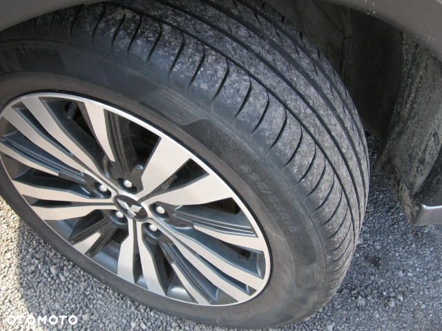 Mitsubishi Outlander 2.0 Intense + SDA 4WD CVT - 37