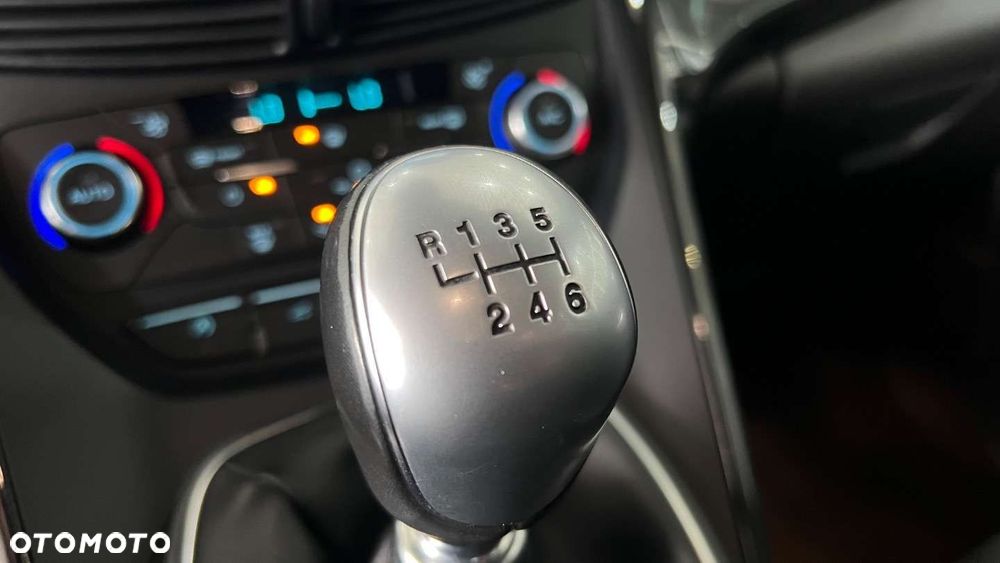 Ford Kuga - 38