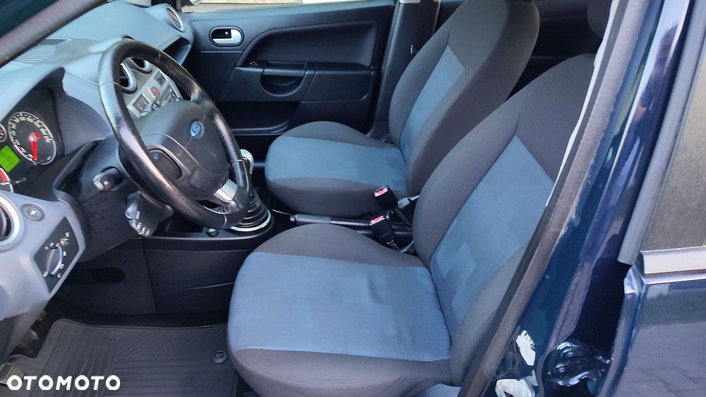 Ford Fiesta 1.4 Ghia - 16