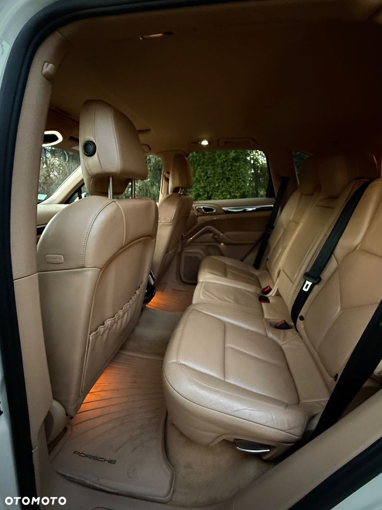 Porsche Cayenne - 15